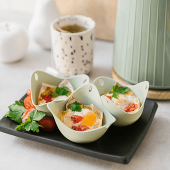 Bacon & Egg Wonton Cups